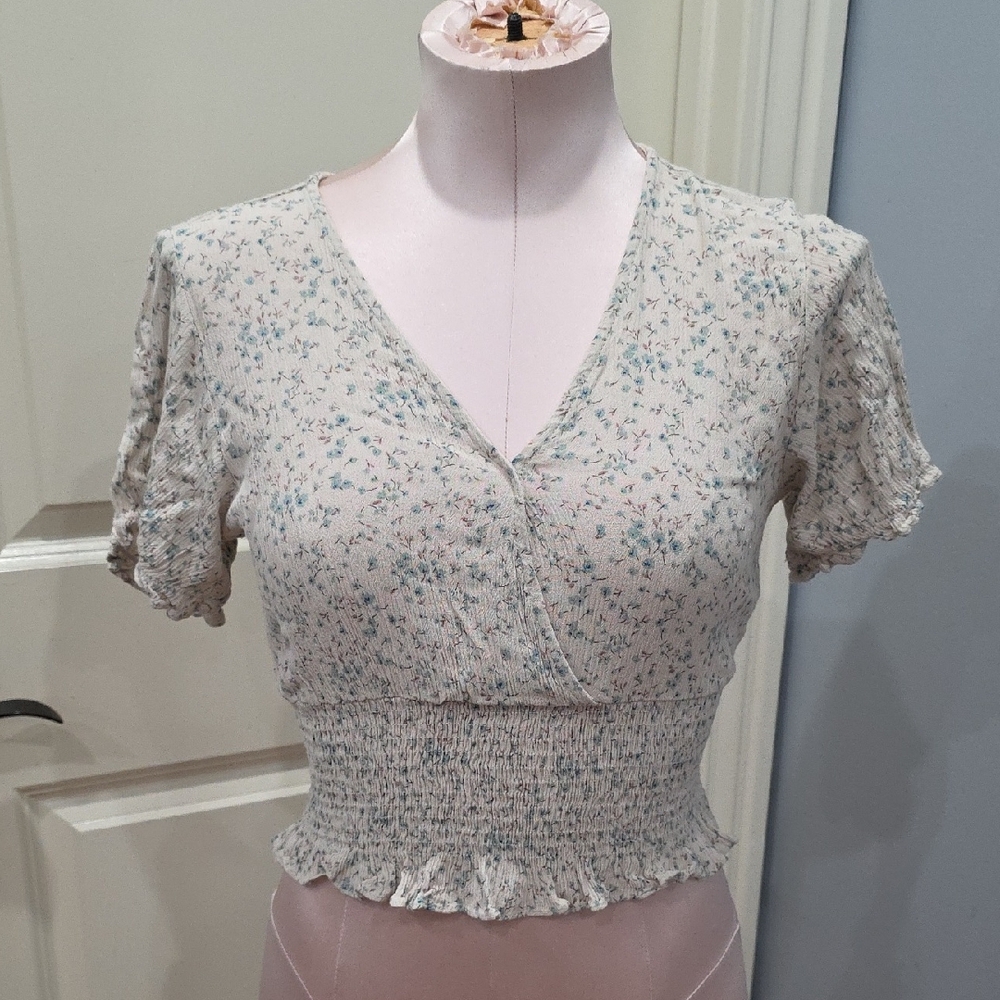 Paper Crane Gray Flutter Sleeve Smocked Blouse